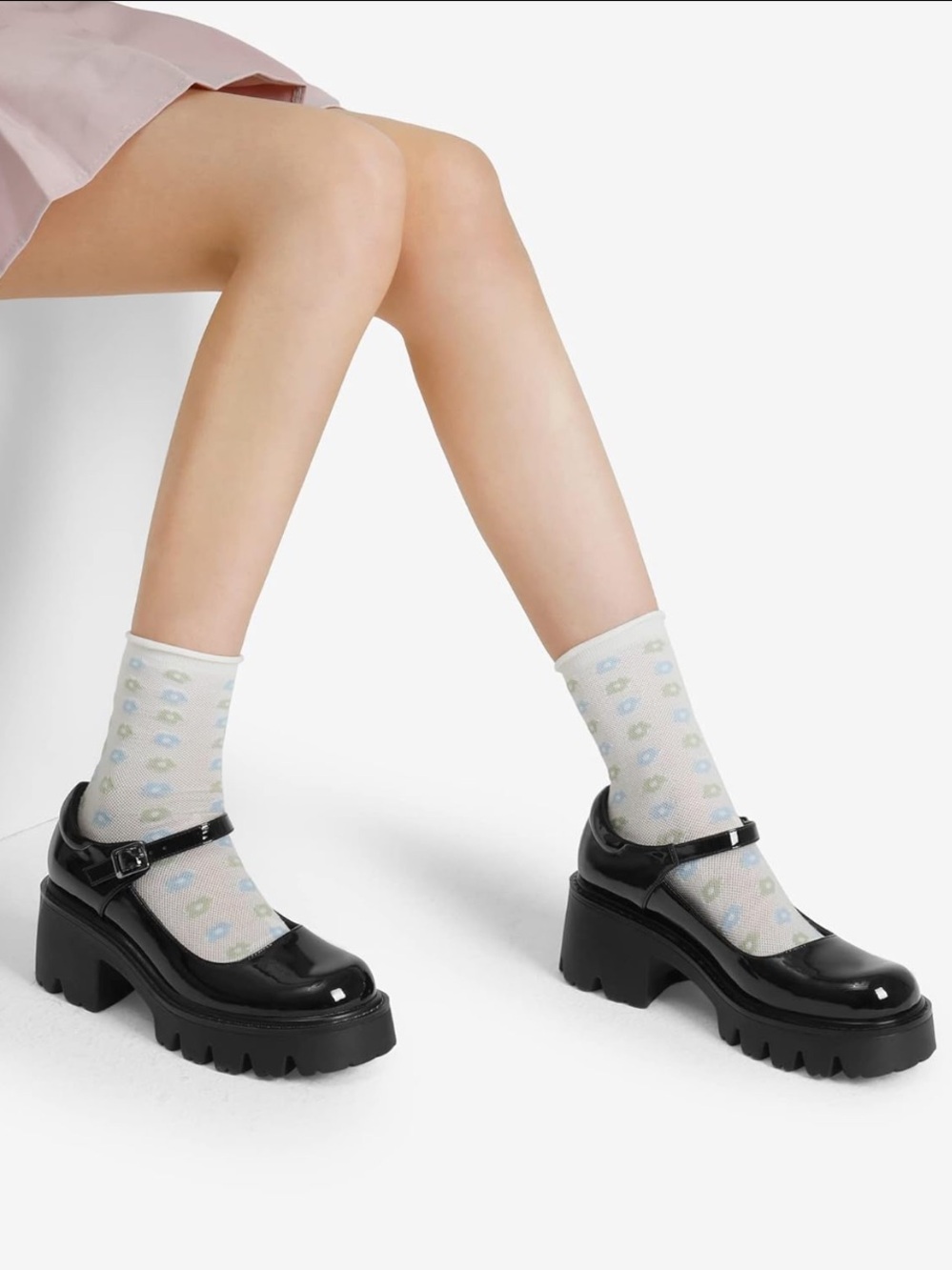 BNWOT Dream Pairs platform Mary Jane shoes